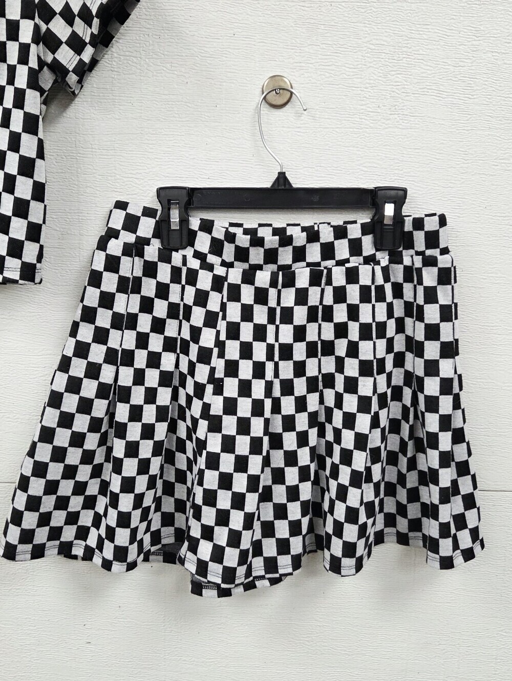 Freshman 2pc Checkered Crop Top & Pleated Skirt Set - Grey & White - Picture 6 of 8